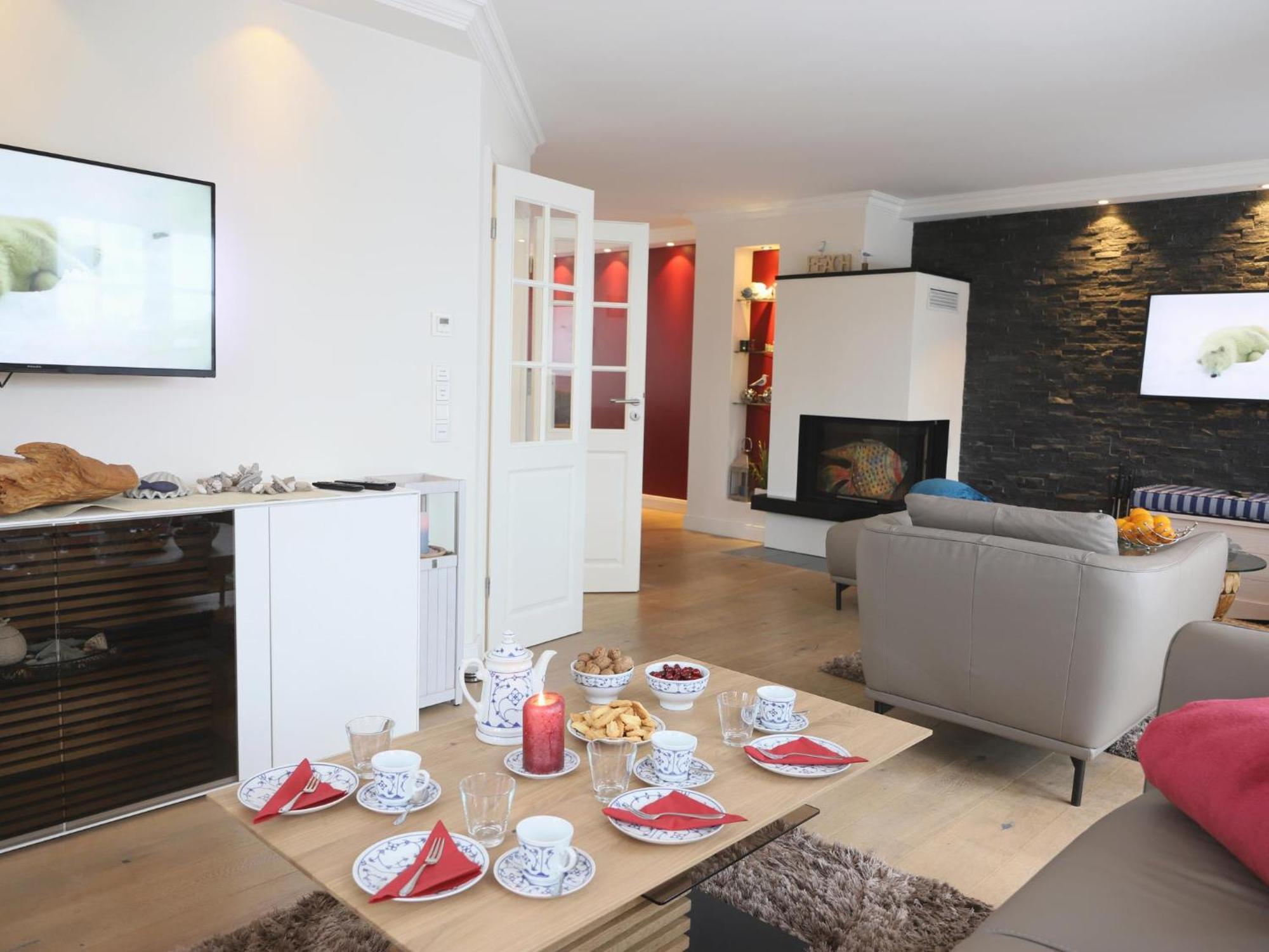 Luxuriöse Doppelhaushälfte Mit Terrasse, Kamin Und Wlan In Bester Lage * Wenningstedt-Braderup
